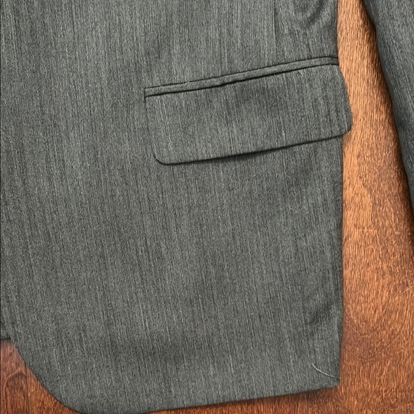 Jos. A. Bank Handsome Gray Blazer, Classic Fit, 100% Wool, Size 46R - Picture 6 of 15